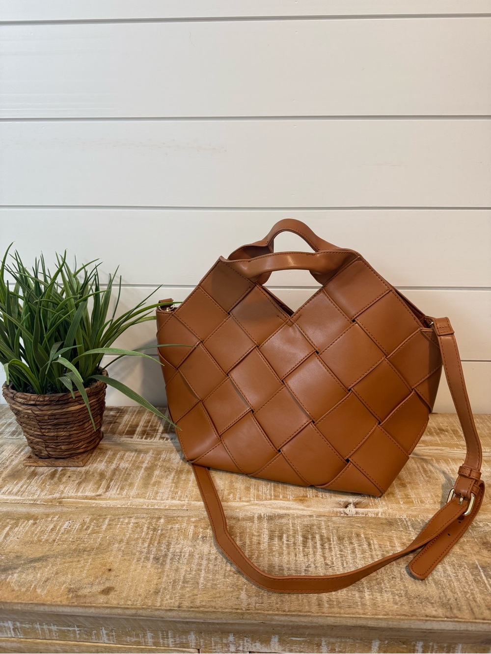 Woven Caramel handbag/Crossbody Tote - Tan